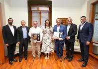 Le&oacute;n suscribe alianza con ciudades fronterizas para impulsar exportaciones