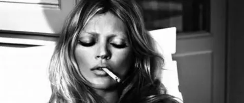 Kate Moss fumando