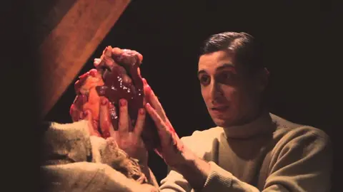 Coraz&oacute;n Delator, Edgar Allan Poe