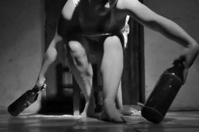 Misa - Xosu&eacute; Mart&iacute;nez - Dispositivo Teatral basado en el texto Auto confesi&oacute;n (2018), Compa&ntilde;&iacute;a &Aacute;nima N&oacute;mada - Teatro Independiente - Fotograf&iacute;a de Xosu&eacute; Mart&iacute;nez
