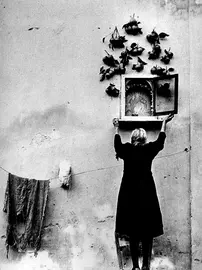 Virgen de la sala - Neri Tello - Fotograf&iacute;a de Enzo Sellerio