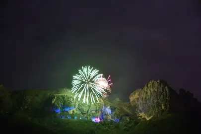 Día de la Cueva fuegos artificiales