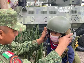 En el desfile del 16 de septiembre, 1 - Foto, Maricruz Romero