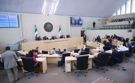 La sesi&oacute;n del Congreso en que Javier Alfonso Torres Mereles sustituye a Aldo M&aacute;rquez - Foto, Velio Ortega