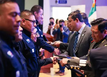 Egresan 128 agentes de investigaci&oacute;n criminal