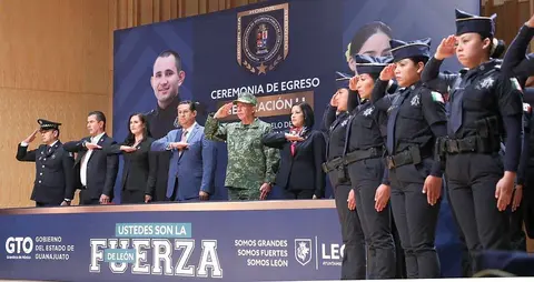 Egresan 65 nuevos polic&iacute;as en Le&oacute;n y Salamanca