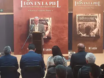 Ram&oacute;n Ascencio Villanueva, rese&ntilde;ista del libro Le&oacute;n en la Piel