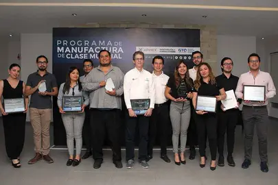 Egresan 35 alumnos en Manufactura de Clase Mundial APIMEX