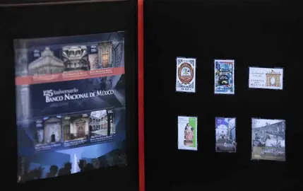 Presentaci&oacute;n del Timbre Postal 40 ANIV. TV4