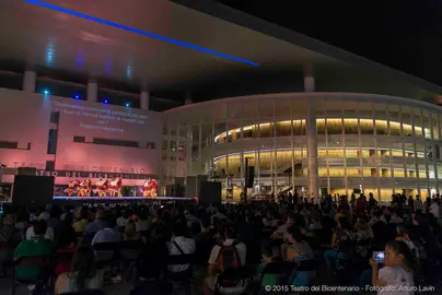 Celebraci&oacute;n por el D&iacute;a Internacional de la Danza &copy; 2015 Teatro del Bicentenario - Foto Arturo Lav&iacute;n