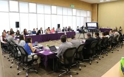 Analizan en Comisi&oacute;n iniciativas que foertalezcan la certeza jur&iacute;dica