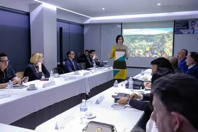El equipo de Libia Dennise integra la visi&oacute;n de especialistas en desarrollo econ&oacute;mico