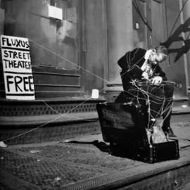 Fluxus- Un arte del desorden, un arte del futuro