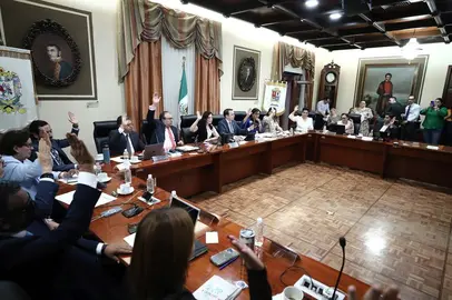 Ale Guti&eacute;rrez recibe autorizaci&oacute;n del Ayuntamiento para buscar reeleci&oacute;n como alcaldesa