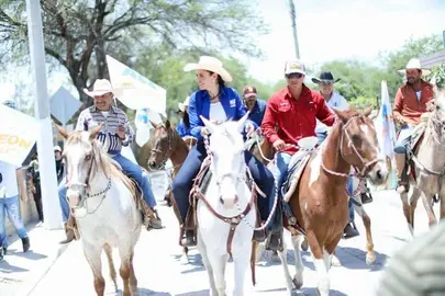 Ale Guti&eacute;rrez hace campa&ntilde;a por la reelecci&oacute;n en comunidad La Sand&iacute;a