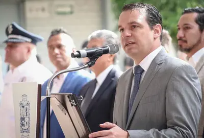 El alcalde Jorge Jim&eacute;nez Lona presenta su mensaje en lunes de Honores a la Bandera 