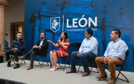 Le&oacute;n