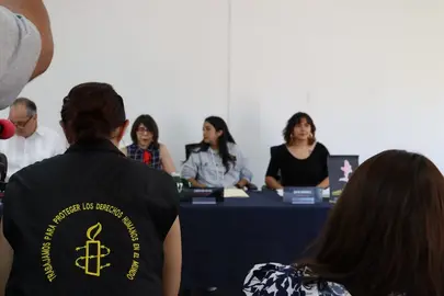 Amnist&iacute;a Internacional entrega 21 mil firmas para mujeres reprimidas en Le&oacute;n por la polic&iacute;a municipal