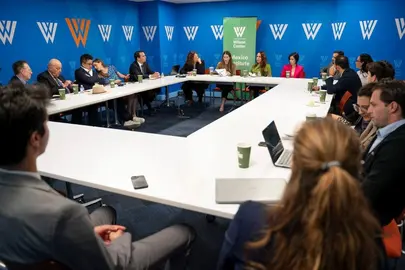 Libia se re&uacute;ne en Washington con funcionarios y representantes empresariales