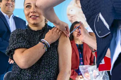 Guanajuato inicia la vacunaci&oacute;n contra influenza, covid-19 y neumococo