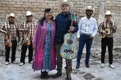 Guillermo Vel&aacute;zquez y los Leones de la Sierra de Xich&uacute;