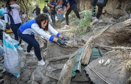 Ale Guti&eacute;rrez encabeza actividad de vecinos y alumnos SABES
