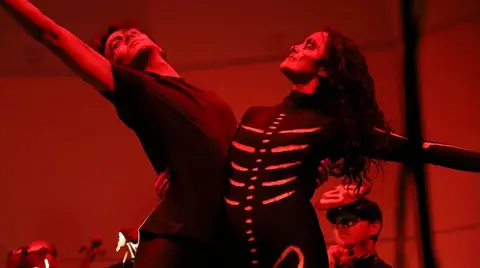 La danza tambi&eacute;n form&oacute; parte del programa 'D&iacute;a de Muertos, tradici&oacute;n con vida'