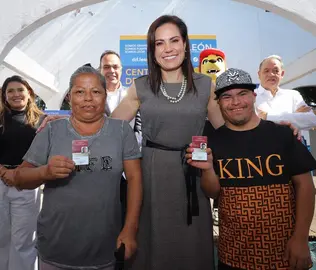Ale Guti&eacute;rrez enrega nueva c&aacute;mara multisensorial de DIF Le&oacute;n