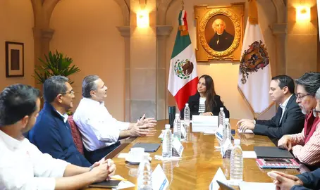 Libia Dennise se re&uacute;ne con titulares de Infonavit y Sedatu
