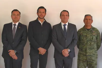 Titulares de Seguridad y Gobierno de Guanajuato acuerdan con comandante del Ej&eacute;rcito y alcalde de Apaseo el Grande medidas para reforzar seguridad regional