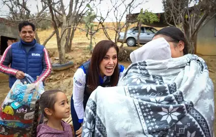 Le&oacute;n intensifica la entrega de 72 mil cobijas y prendas abrigadoras