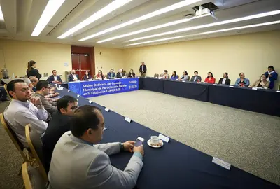 Ale Guti&eacute;rrez encabeza sesi&oacute;n del consejo municipal de participaci&oacute;n escolar en la educaci&oacute;n en Le&oacute;n