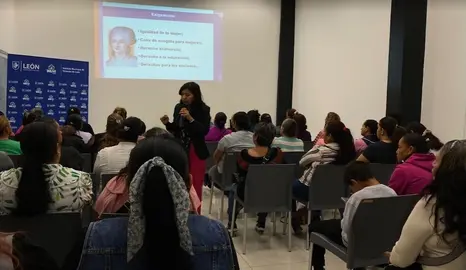 IMUVI Le&oacute;n lleva a Las Joyas conferencia para erradicar violencia de g&eacute;nero