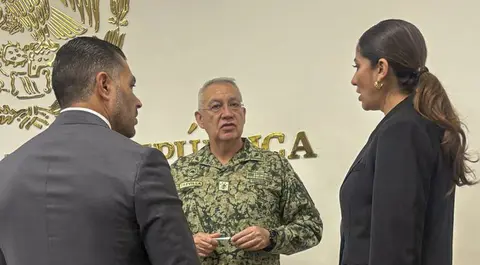 Libia Dennise Garc&iacute;a con los titulares de SEDENA y SSPF