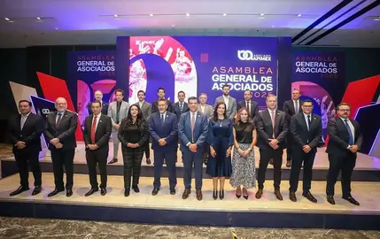Toma posesi&oacute;n la directiva de APIMEX 2025-2026