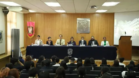 La UG realiza foro nacional 'Ciencia 8M UG, del Laboratorio al Campo'