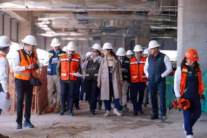 Libia Dennise Garc&iacute;a y Zoe Robledo supervisan avances en construcci&oacute;n del hospital de zona IMSS en Guanajuato Capital