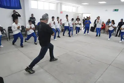 Julio Bracho imparte taller de actuaci&oacute;n para adolescentes en Centro de Internamiento