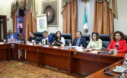 Le&oacute;n