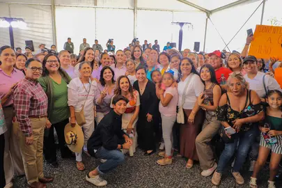 Claudia Sheinbaum y Libia Dennise Garc&iacute;a en mujeres de Silao, Guanajuato