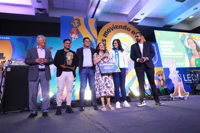Entrega Le&oacute;n el premio municipal de la juventud 2025