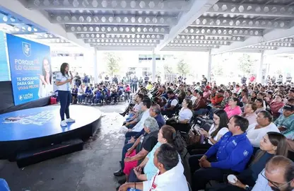 Le&oacute;n entrega apoyos para empleo temporal y autoempleo en comunidades rurales