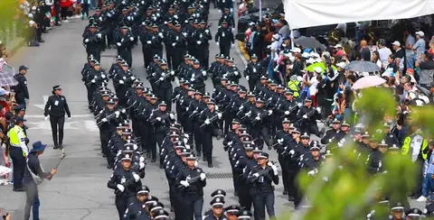 Le&oacute;n vive el desfile c&iacute;vico militar del 16 de septiembre