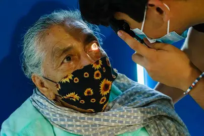 Salud Guanajuato revisa candidaturas para cirug&iacute;as de cataratas