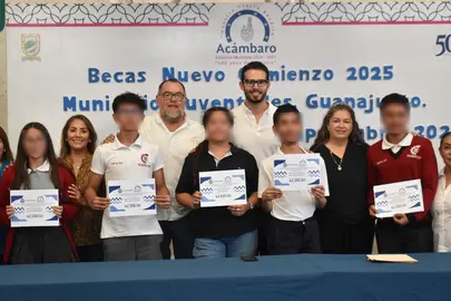 Juventudes Guanajuato entrega becas Nuevo Comienzo en Ac&aacute;mbaro