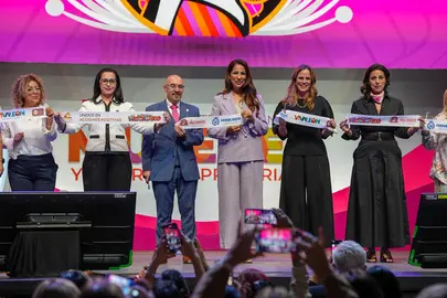 Libia Dennise inaugura el Congreso Internacional de Mujeres