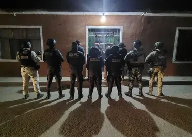 Aseguran en Irapuato enervantes, armas y efectivo