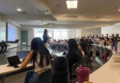 Orientan a estudiantes de Medicina sobre prevenci&oacute;n de conducta suicida