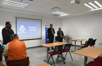 Seguridad Guanajuato comparte con constructores herramientas para prevenir extorsiones