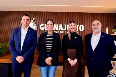 Anuncia-Libia-Dennise-2-mil-becas-UVEG-para-mujeres-guanajuatenses
